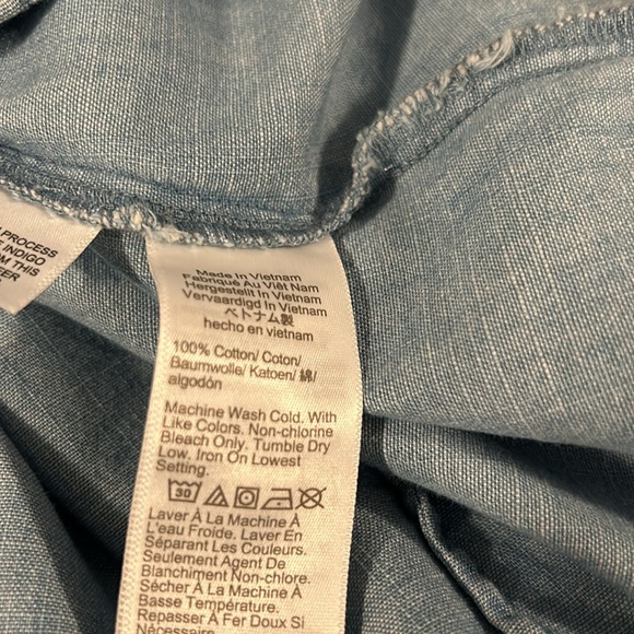 J. CREW NWT Chambray shirt signature fit size S NWT - Picture 6 of 6